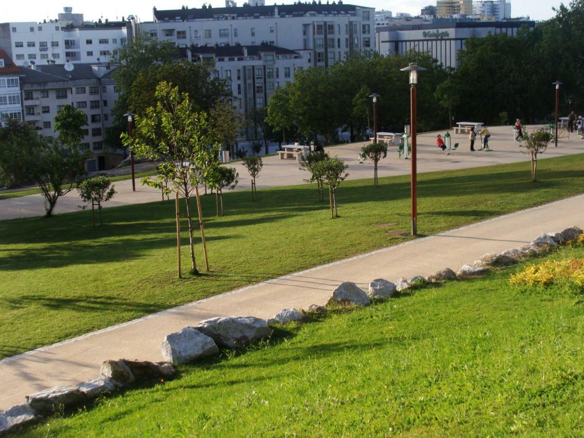 Acogedor Apartamento Cerca De Las Estaciones De Bus Y Tren A Coruna Bagian luar foto